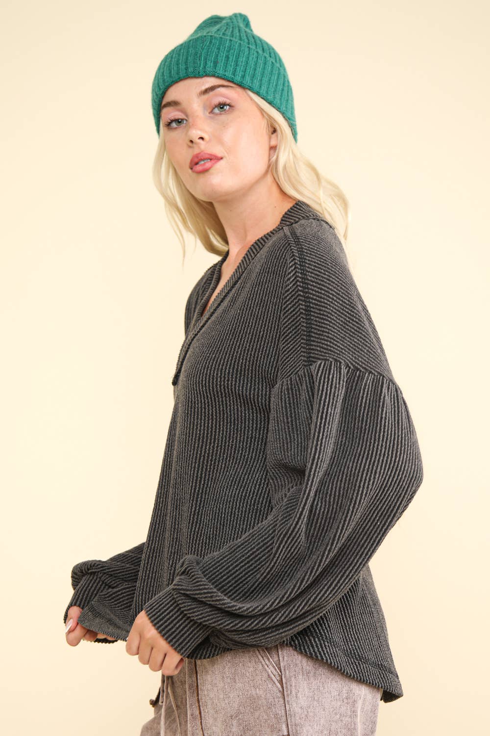 Two Tone Otto Ribbed V-Neck Oversized Knit Top