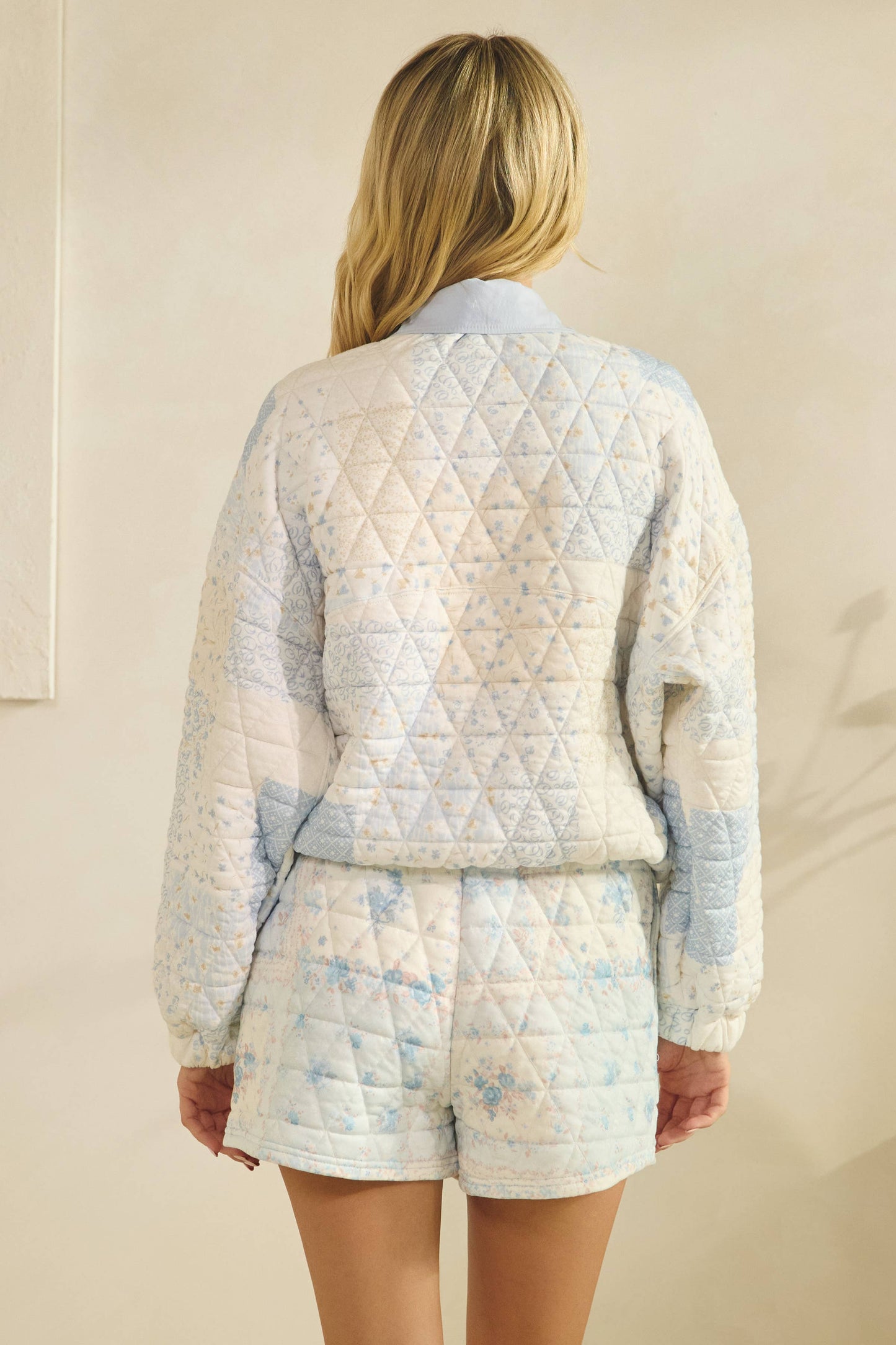 Floral textured lounge shorts