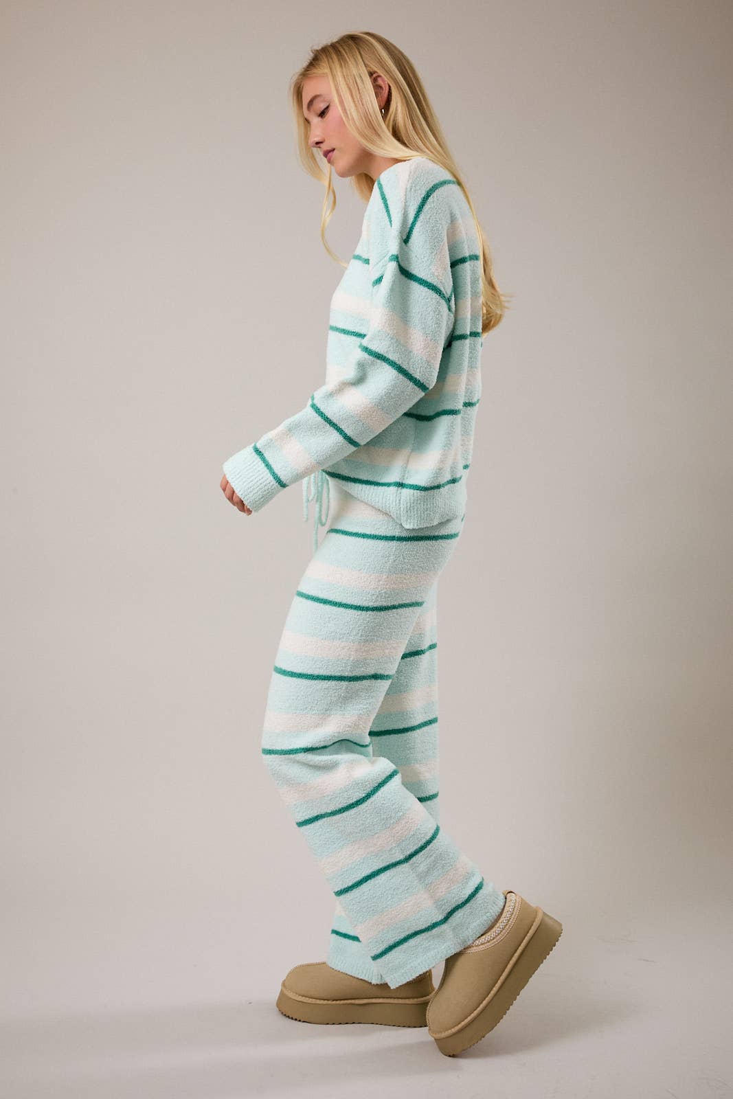 LONG SLEEVE STRIPE SWEATER TOP WITH WIDE LEG SWEATER PANTS